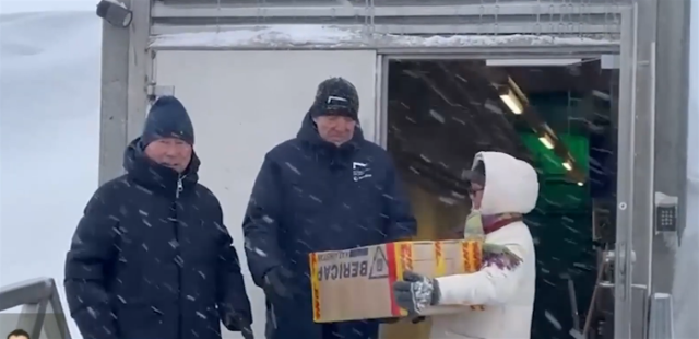 Казакстандын өсүмдүк үрөндөрү Шпицберген кампасына тапшырылды