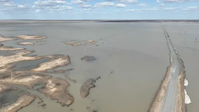 President Tokayev surveys flood situation in West Kazakhstan region