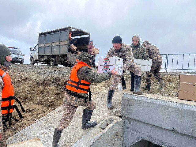 БҚО тасқыннан қорғауға Қазақстанның өзге өңірлерінен 500 әскери қызметші мен құтқарушы жұмылдырылады