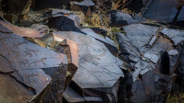 Қазақстанда 4 мың жылдық тарихы бар таңбалы тас табылды