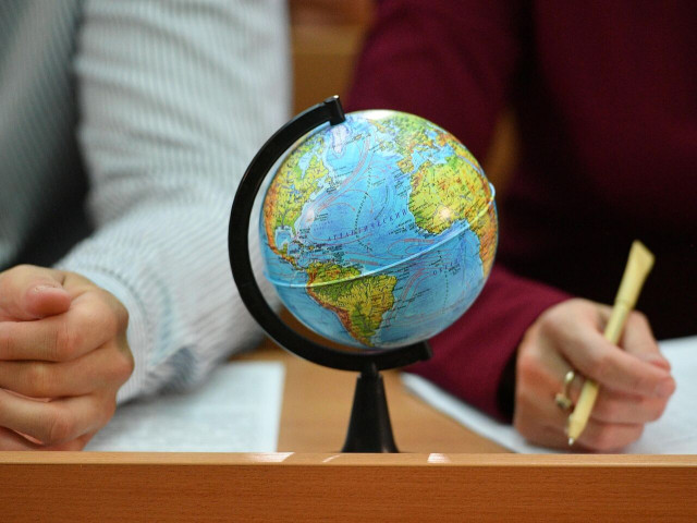 Первый географический диктант прошел в Казахстане