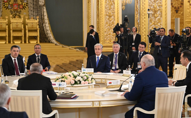 Kazakh President takes part in meeting of Supreme Eurasian Economic Council in Moscow