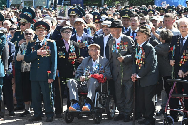 Kazakistan’da yaklaşık 150 2. dünya savaşı gazisi Zafer Bayramını kutluyor