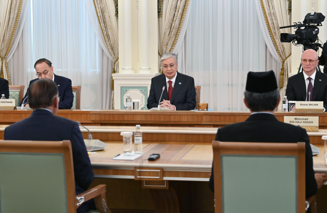 Kazakh President holds talks with Malaysian Prime Minister