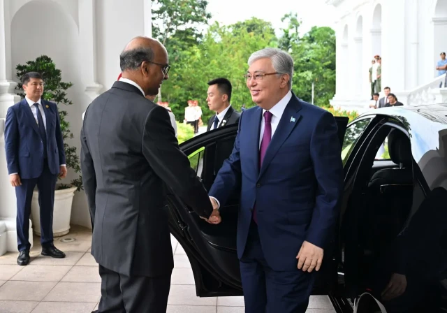 President Tokayev arrives on state visit in Singapore