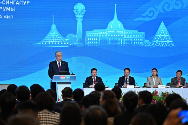 Devlet Başkanı Kazak-singapur iş forumuna katıldı