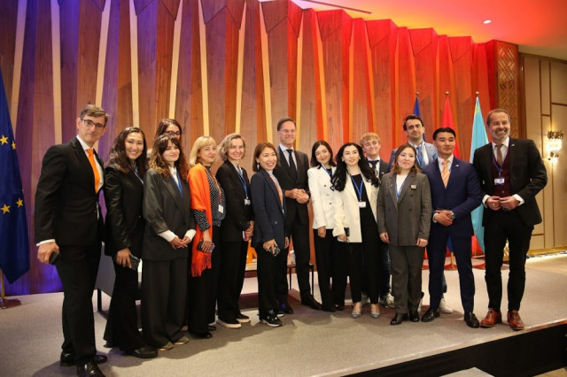 Dutch Prime Minister meets Kazakh students