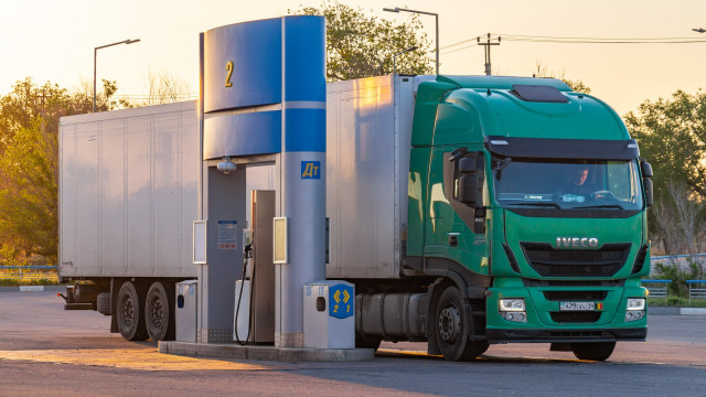 Мажилис ратифицировал ряд соглашений о развитии международных грузоперевозок