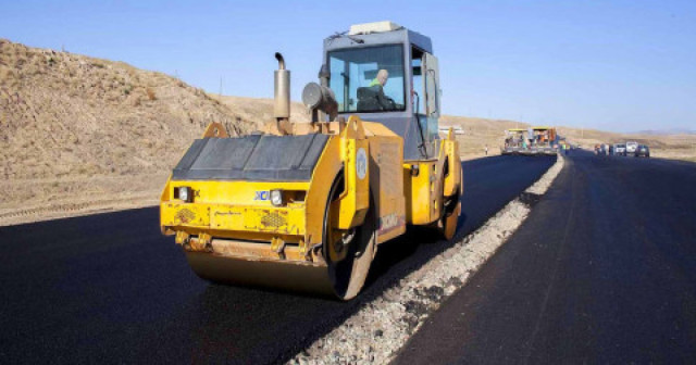 Kazakistan'da 12 bin kilometre yol yapım ve onarım aşamasında