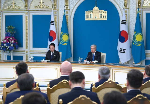 Kazakh President meets with representatives of South Korean business