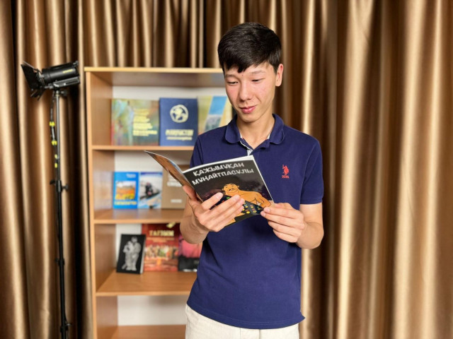 Мектеп окуучусу комикс чыгарды