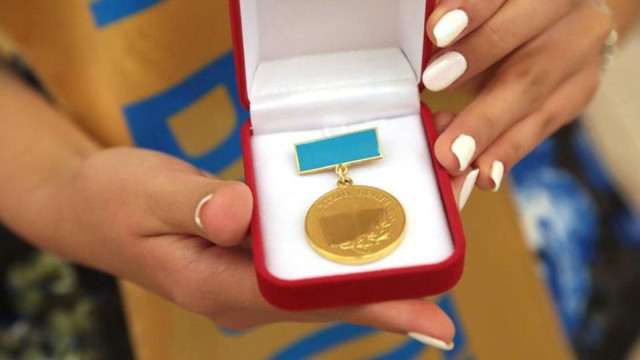 Every 25th graduate in Kazakhstan receives Altyn Belgi badge