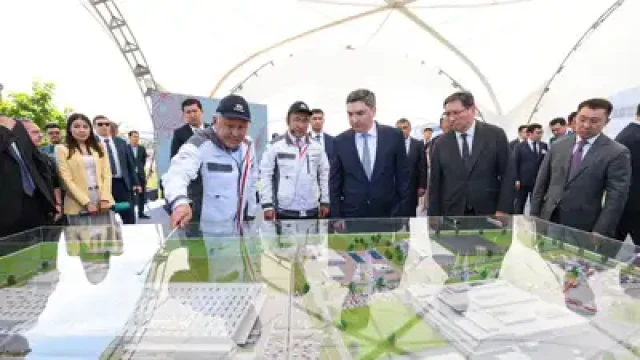 Ўлжас Бектенов Алмати иқтисодий зонасида бўлди