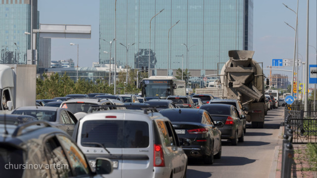 Казакстанда «автоунаасыз бир күн» акциясы өттү