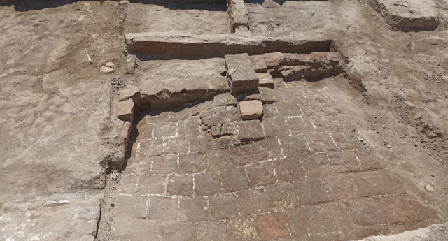 Сарайшык шаарынан байыркы күмбөздүн бөлүгү табылды