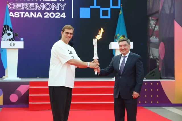 Әлемнің үздік гроссмейстерлері Астанаға шахматтан әлем чемпионатына келді
