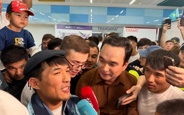 Olympic medalists receive grand welcome in Almaty