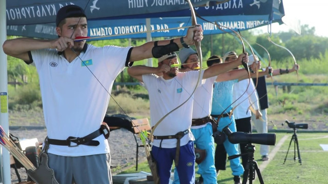 Национальная сборная Казахстана по стрельбе из лука проводит подготовку