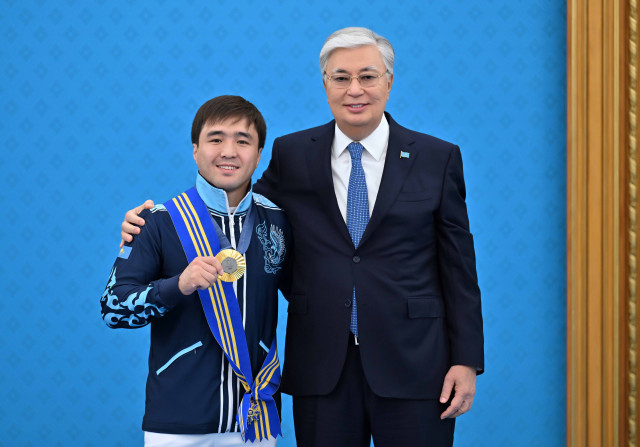 Мамлекет башчы ХХХІІІ жайкы Олимпиада оюндарынын катышуучулары менен жолугушту