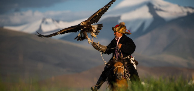 Дүйнөлүк көчмөндөр оюндарына катышуу үчүн бүркүтчүлөр даярданып жатат