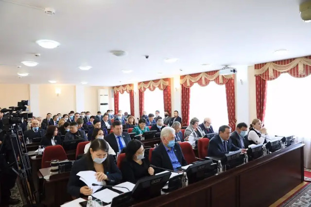 В Правительстве обсудили меры по реализации Послания Президента