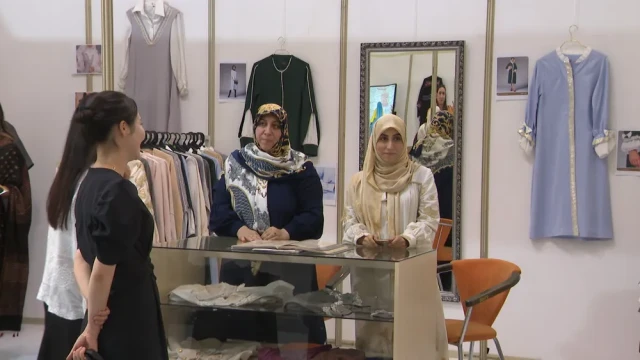 Doğunun parlak renkleri: Aşkabat’ta Türkmen-İran sergisi düzenlendi