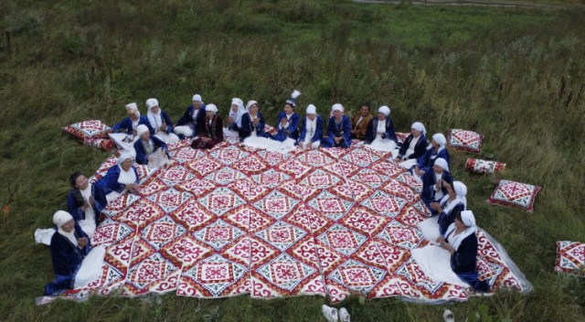 Қазақстандық 500 тігінші V Дүниежүзілік көшпенділер ойындарына құрақ тікті