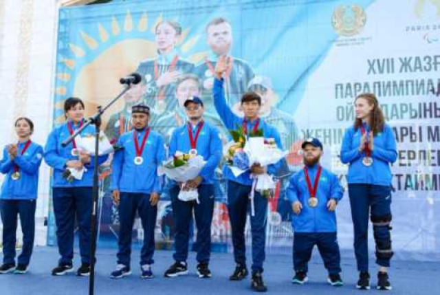 В Астане  госнаграды вручили призёрам паралимпиады и тренерам