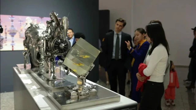 Юнус Сафардиар кўргазмаси очилди