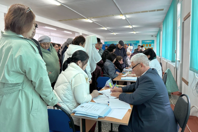 Residents of Almaty region's Ulken village show active voter turnout in referendum