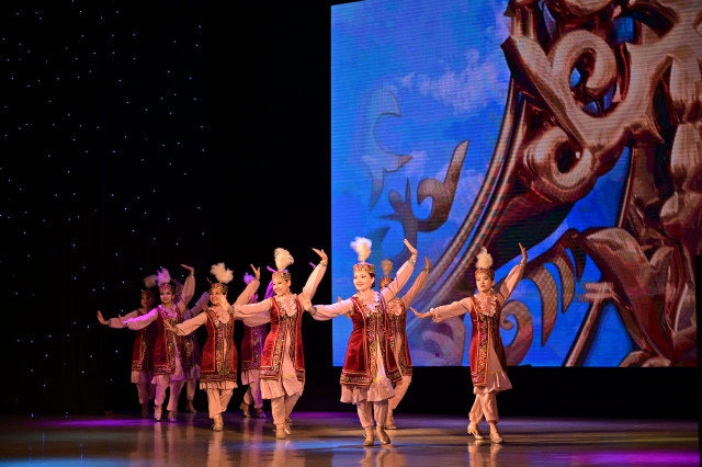 Япон балет мактаби ўқувчилари Астанада