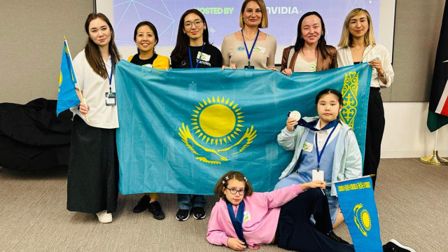 Eight-year-old Kazakh schoolgirls receive award in Silicon Valley