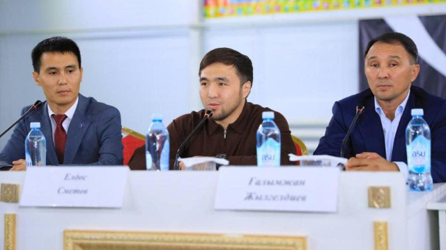 Kazakhstan’s Republic Day: Yeldos Smetov meets youth in Aktobe region