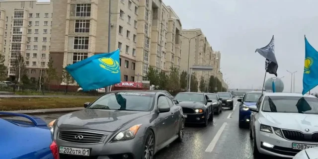 В честь Дня Республики в столице Казахстана прошел автопробег