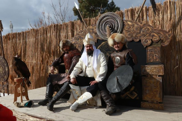 Astana’da düzenlenen konferansta Orta Asyalı bilim adamları kazak devletinin tarihi ve oluşumu konularını ele aldılar