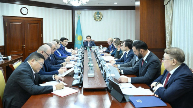 Kazakh Mazhilis reviews draft law on military-patriotic education