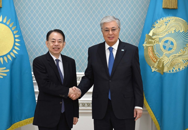 Kassym-Jomart Tokayev receives ADB President