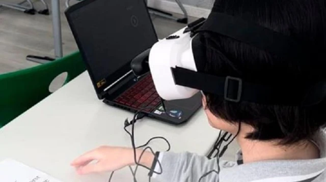 Kazakistanlı okul öğrencilerinin «Akıllı gözlük» projesi dünyanın en iyi 100 projesi arasında yer aldı