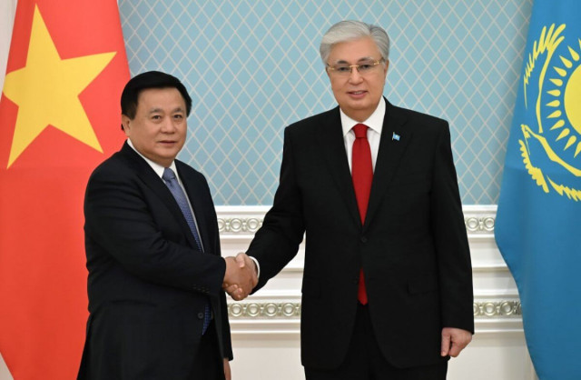 Kassym-Jomart Tokayev invites Vietnamese President to visit Kazakhstan