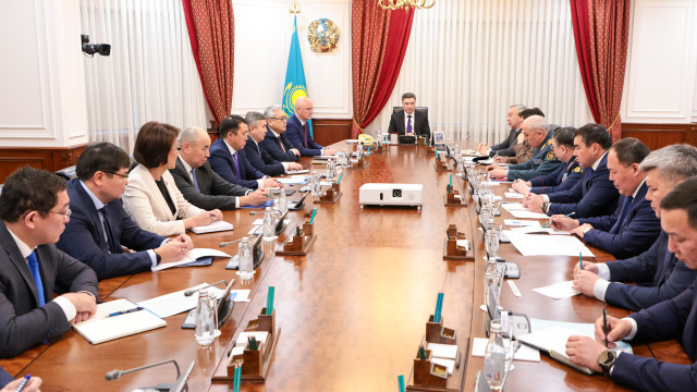 Kazakh PM holds operational meeting on President Tokayev’s instructions