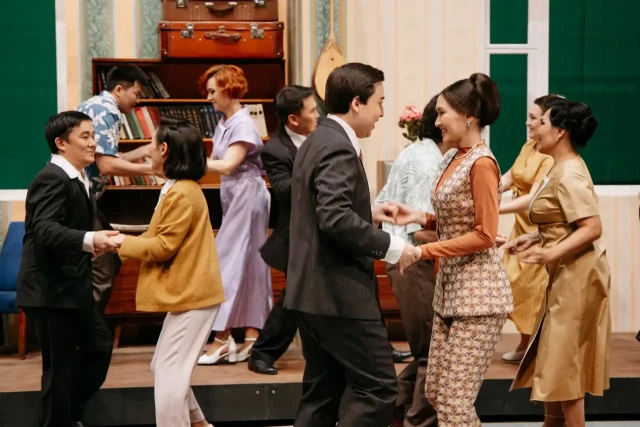 «Айсулу» туңгуч комедиялык операсы көрүүчүлөргө жол тартты