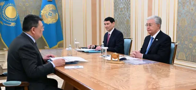 Kazakistan Devlet Başkanı’na 10 trilyon tengelik Ulusal Proje hakkında bilgi verildi