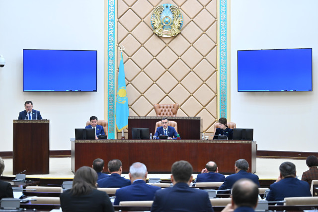 Сенат Биржалық сауда және инвестиция жөніндегі заңды мақұлдады