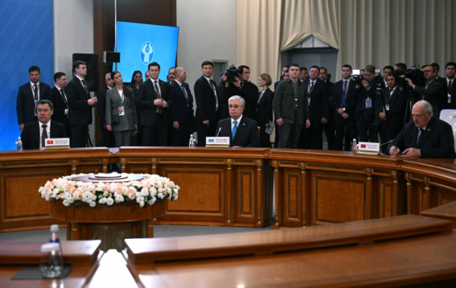 Казакстан президенти КМШ мамлекет башчыларынын бейформал жолугушуусуна катышты