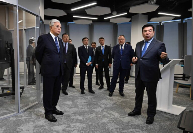 Kasım Comart Tokayev Proje Ofisi’nin çalışmaları ile tanıştı