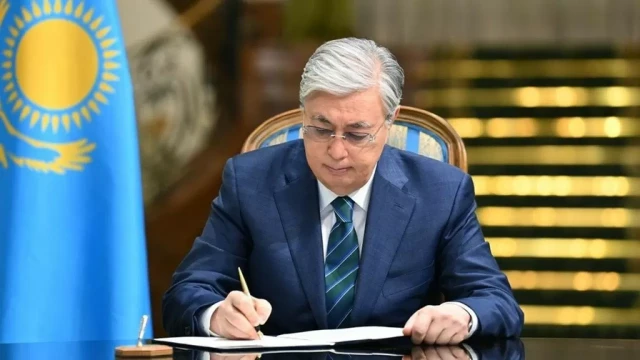 Kassym-Jomart Tokayev sends telegram to People’s Writer of Kazakhstan