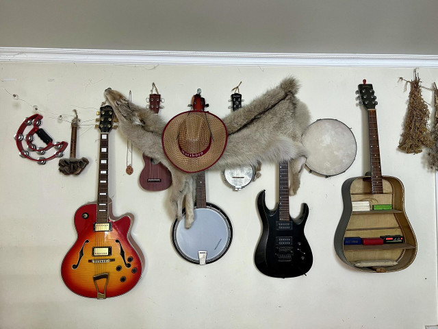 Kazakh collector gathers around 200 musical instruments