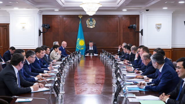 Ҳукуматда Президент топшириқларини бажариш масаласи кўрилди