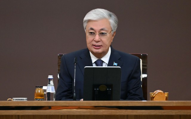 Қазақстан Президенті: Экономиканы нығайту - стратегиялық міндет