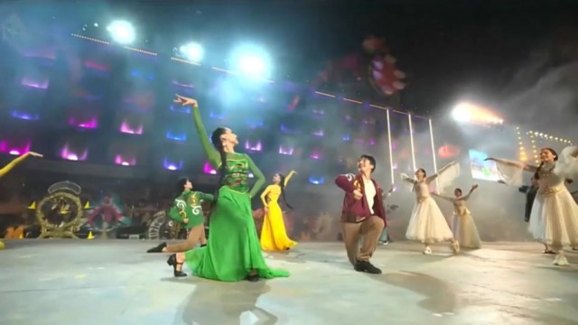 Қозоғистон артистлари Сингапурдаги Чингай парадида қатнашди